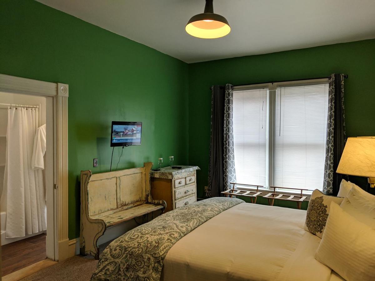 Heart Of The Village Bed & Breakfast In Shelburne Vt Zimmer foto