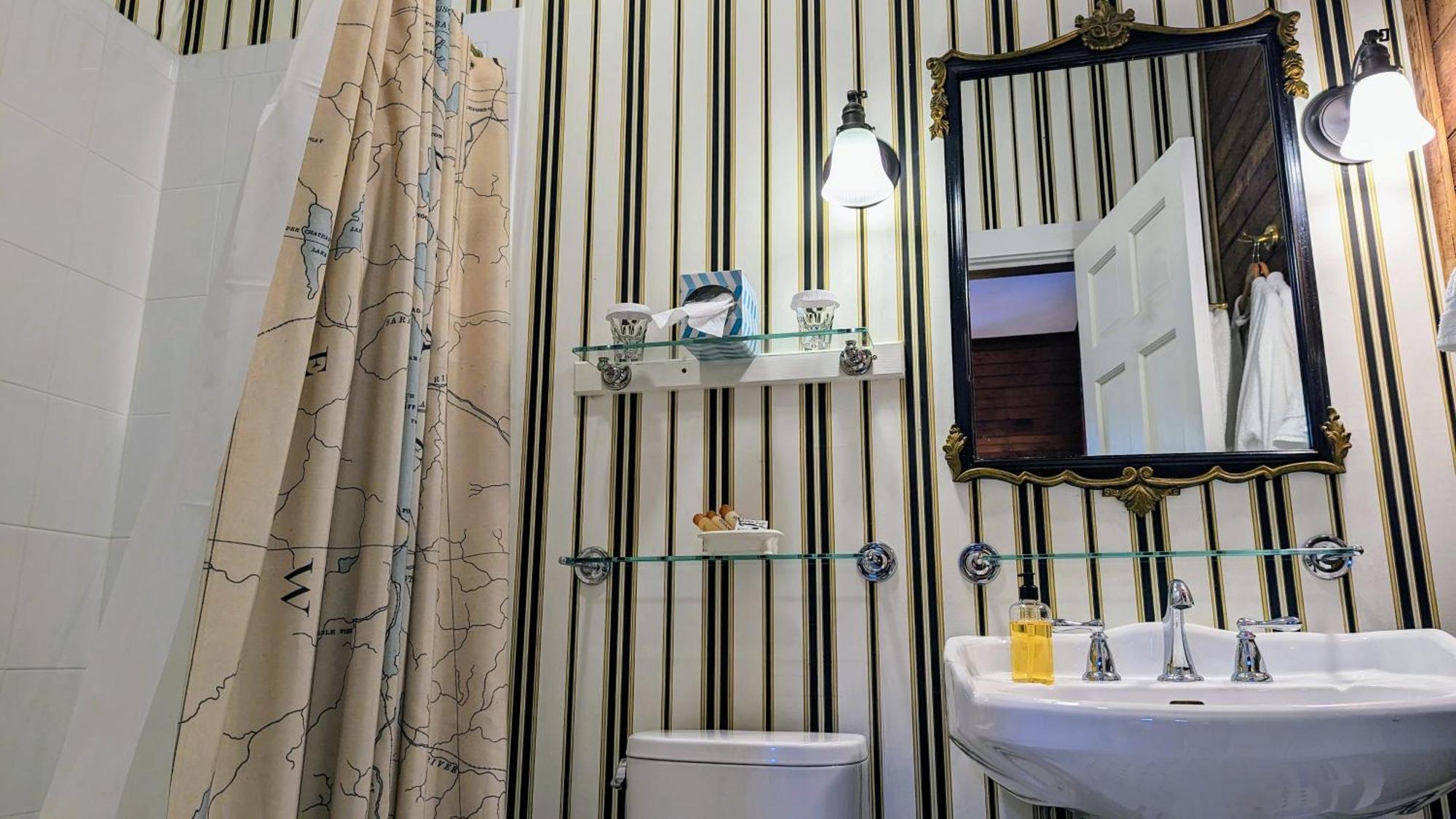 Heart Of The Village Bed & Breakfast In Shelburne Vt Zimmer foto